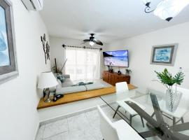 Family house steps away from the golf course, hotell sihtkohas Puerto Aventuras