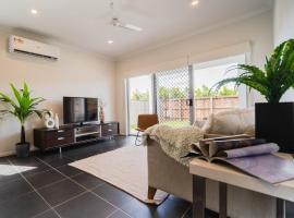 Gold Coast Theme Park4BD Family with Big Pool, cottage in Pimpama