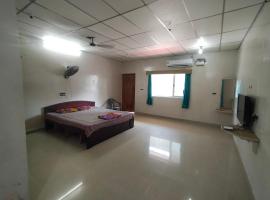 sri guest house 7010696049, hotel a Mamallapuram