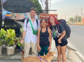 Pamy Yoga Studio, nhà nghỉ B&B ở Ban Khlong Pom
