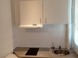 Joli, hotel in Clichy