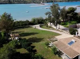 Villa Virvi - Cozy Seaside Cottage in Porto Heli