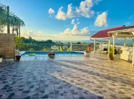 Appartement charmant à Rivière-Pilote avec piscine privée