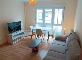 Apartamento de 2 habitaciones a 100 m de la playa, hotelli kohteessa Fisterra