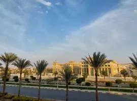 Cozy Room with beautiful view In sheikh Zayed