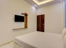 SPOT ON Hotel the 9، فندق في Rohtak