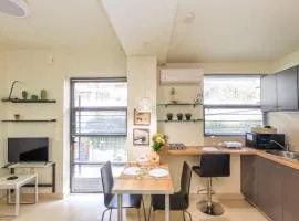 Aiolos GLYFADA luxury apartment