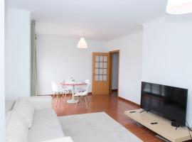 Paulo Guest Apartment, hotel i Caldas da Rainha