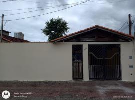 CASA 3 DORMITÓRIOS TEMPORADA EM PRAIA GRANDE SP, khách sạn ở Praia Grande