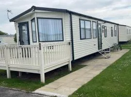 Captivating 3-Bed Cabin in Rhyl
