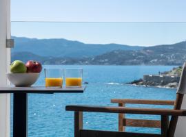 Beachfront Salty Sea Luxury Suite 1, luxury hotel in Agios Nikolaos