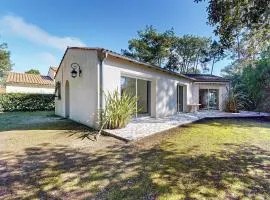 Stunning Home In Les Mathes With Wifi