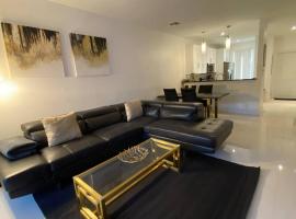The Orchid Townhouse! 2B/2.5B, hotel in Miami Gardens
