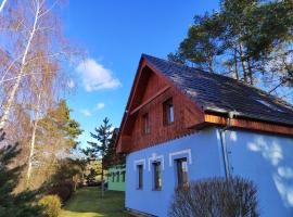 Pronájem domu u řeky Lužnice v soukromém areálu-blue, casa en Koloděje nad Lužnicí