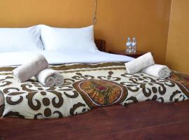 Room in BB - Amahoro Guest House - Queen Room, bed and breakfast a Ruhengeri
