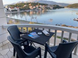 nb APARTMENTS by the sea, hotelli kohteessa Lumbarda