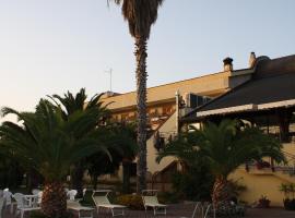 Hotel Marinella, hotel Pizzóban