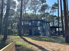 Excepcional Casa en Solanas Resort, hotel em Punta del Este