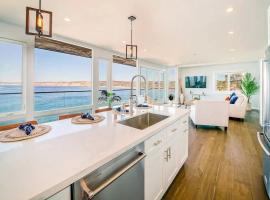 Panoramic Ocean Vistas With Hot Tub and Firepit, hotel v San Diegu