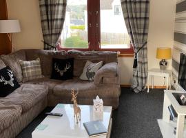 Cameron apartment Loch Ness, hotel in Fort Augustus