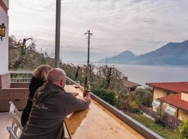 Villa Bianca by GardaDoma, βίλα σε Brenzone sul Garda