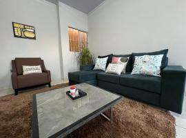 Loft 05 Excelente Localização، شقة في كويابا