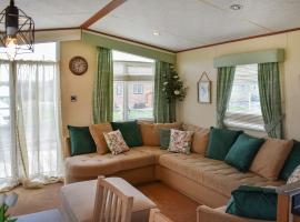 Skiddaw View Lodge, holiday home in Plumbland