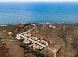 2 Bedroom Beach Front Home In Marina Di Modica