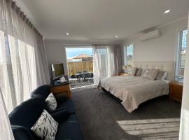 Studio on Patete, homestay in Taupo