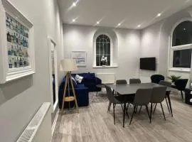 Welsh Getaway Apartment - Town Centre