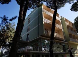 Hotel Pine Beach, hotell i Rosolina Mare