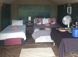 Paradise Nature Tented Camp, hotel v destinaci Groutfontein