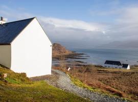 Skye Nadair, holiday home in Isleornsay