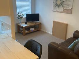 One bedroom ground floor flat central Chichester, hotel in Chichester