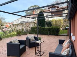 LA TERRAZA, hotel with pools in Comillas