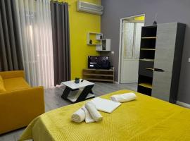 Algen Room's, apartment in Berat