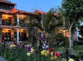 Chautari Garden Resort, отель в городе Саураха