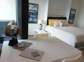 Gorgeous Apartment with Balcony at E1