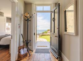 Jaw-dropping view over the English Channel, holiday home in Wroxall