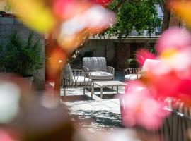 Azur Palace Luxury Rooms, отель в Сплите
