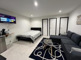 Studio indépendant & lumineux: Cholet şehrinde bir otel