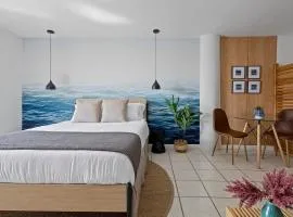 Bayshore Bliss- Cozy Space Pool & Views