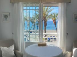 Apartamento en Primera Linea, hotell i La Herradura