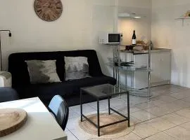 Studio cœur de ville avec salle de bain privative & kitchenette