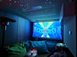 Viesnīca Sky Lounge Terrazza di Cesare Luxury Rooftop minipiscina-spa Sala Cinema WIFI parcheggio pilsētā Pomēcija