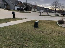 New house with new furniture at cedar rapids, hotel en Cedar Rapids