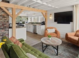 100% Renovated Stowe Village Farmhouse, vil&middot;la a Stowe