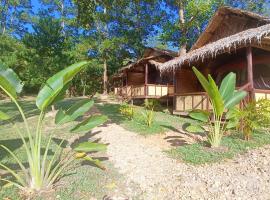 Tony's Country Glamping with chalet with private wash room accommodation, hotel v destinaci El Nido