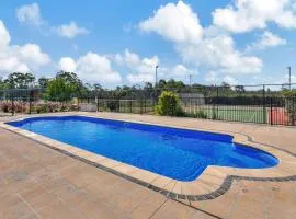Tranquil Vista Luxury Estate - Your Ultimate Weekend Haven