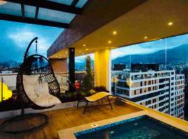 Exclusivo alojamiento, excelente vista y ubicación, cheap hotel in Quito